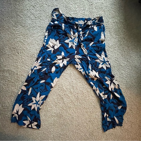 *DONATED* LOFT | Women's Pattern Pants | Tie Belt | Pockets | Size L - Picture 1 of 8